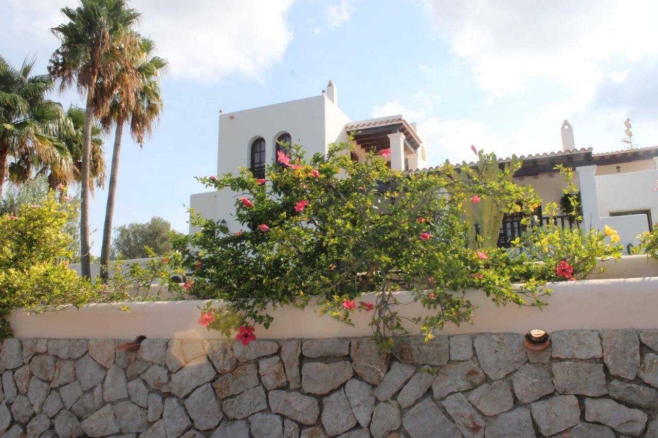 Villa Ca Na Vinya Cala Tarida  Exterior photo