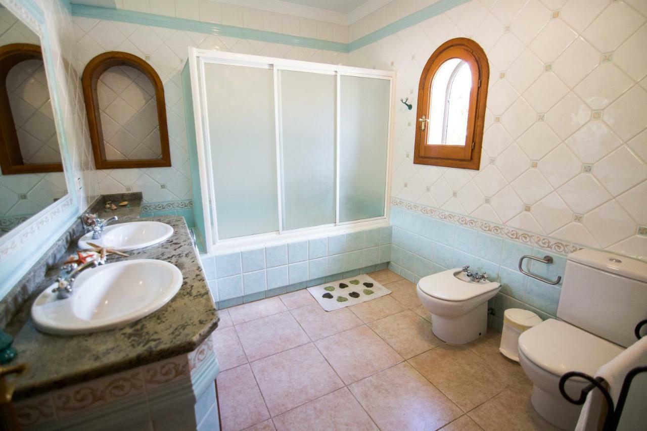 Villa Ca Na Vinya Cala Tarida  Exterior photo