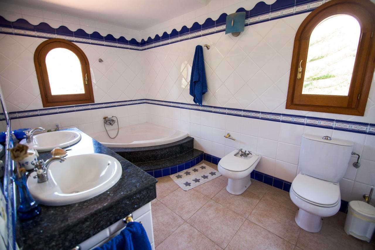 Villa Ca Na Vinya Cala Tarida  Exterior photo